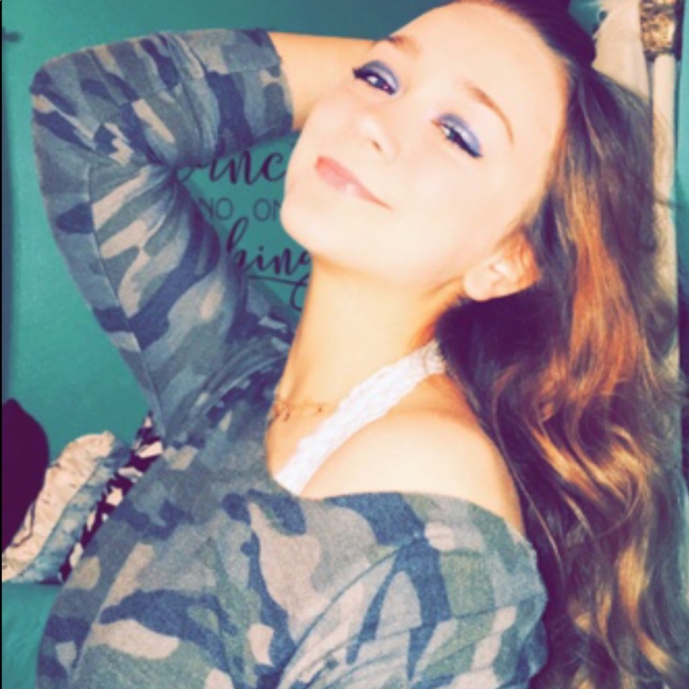 Meet your Posher, Delaney